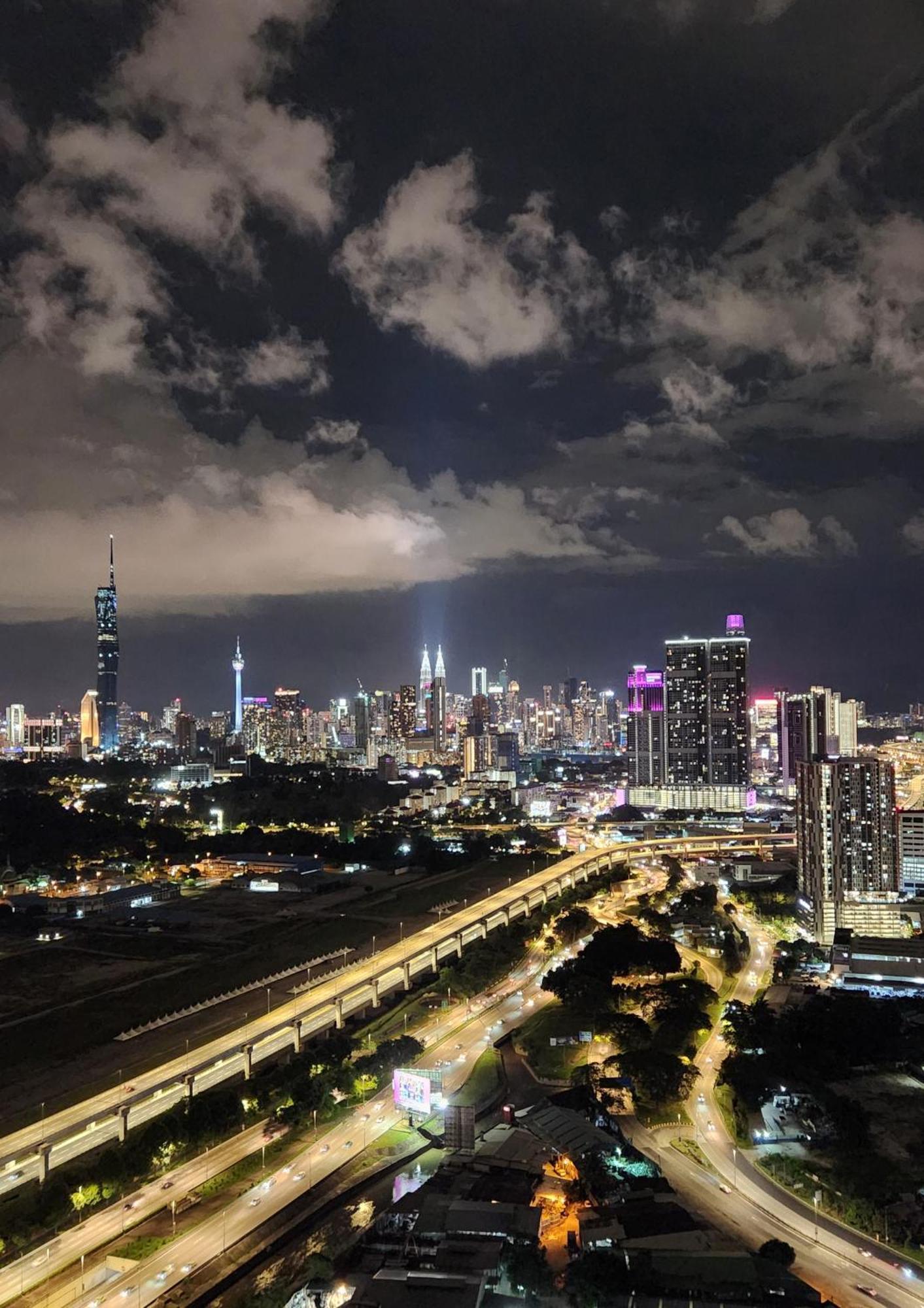 Mimi Cozy Homestay, 3r3b Klcc View With Playstation 4, Netflix, Wifi 6, Pool Table, Cinema *