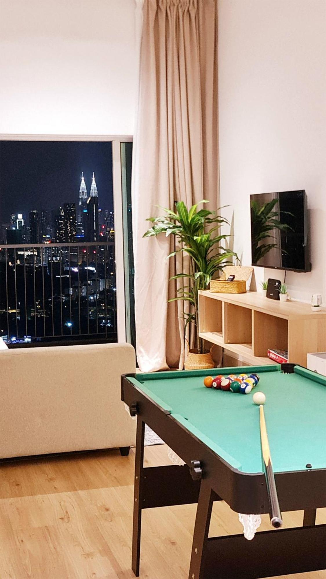 Mimi Cozy Homestay, 3r3b Klcc View With Playstation 4, Netflix, Wifi 6, Pool Table, Cinema Apartment *